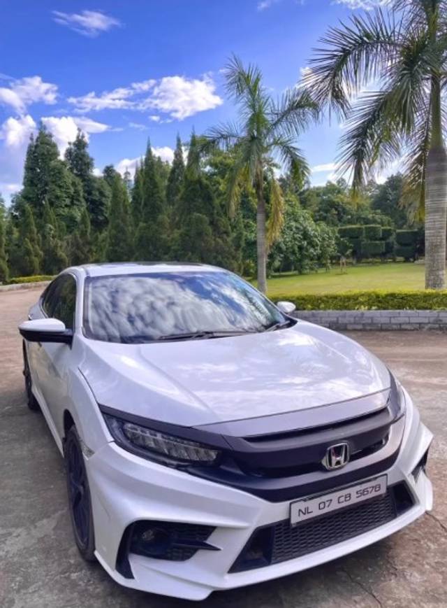 https://images10.gaadi.com/usedgaadi-sellcar/UsedCar/db955b0e-a7a2-46c1-bf3f-609ec2b36ee1/bb3ddb54-f608-4534-ad7e-7df2c4425616.jpeg?imwidth=6400