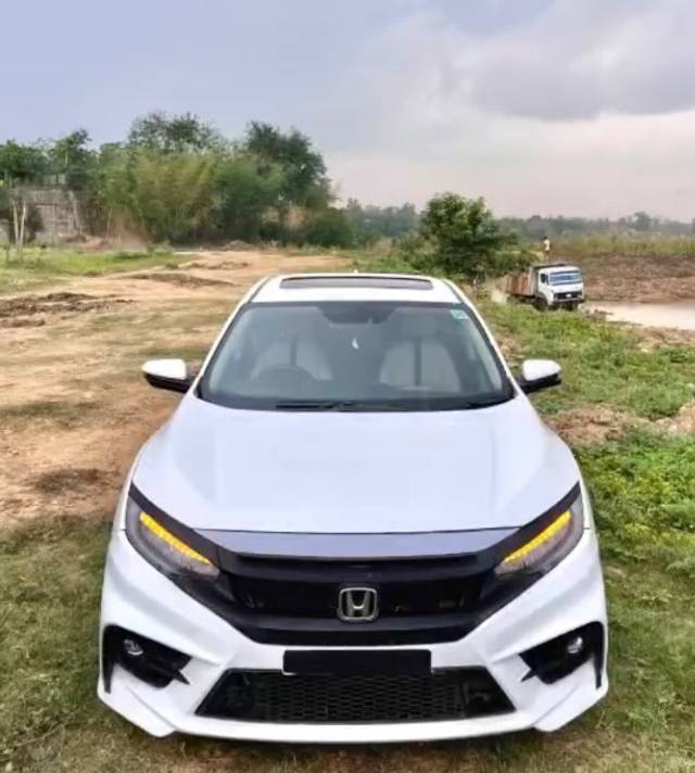 https://images10.gaadi.com/usedgaadi-sellcar/UsedCar/db955b0e-a7a2-46c1-bf3f-609ec2b36ee1/ca8bc743-7597-43d2-a85a-595d133f0976.jpeg?imwidth=6401