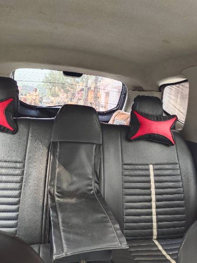 https://images10.gaadi.com/usedgaadi-sellcar/UsedCar/db9b772c-f256-48fd-a626-e7b5e5c71275/dbd1ceb1-8845-4f47-b525-7a9517a2e685.jpg?imwidth=6401