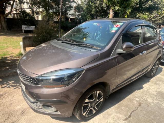 https://images10.gaadi.com/usedgaadi-sellcar/UsedCar/dbd2f60c-d174-4d2e-ba9b-dcba388d928c/e257ad96-fbf5-4f5b-a345-81d54c667889.jpeg?imwidth=6402