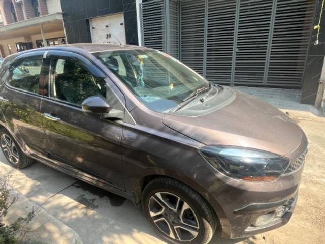 https://images10.gaadi.com/usedgaadi-sellcar/UsedCar/dbd2f60c-d174-4d2e-ba9b-dcba388d928c/edd739a9-a76d-4b29-9f96-fa4fc07e265b.jpeg?imwidth=6400