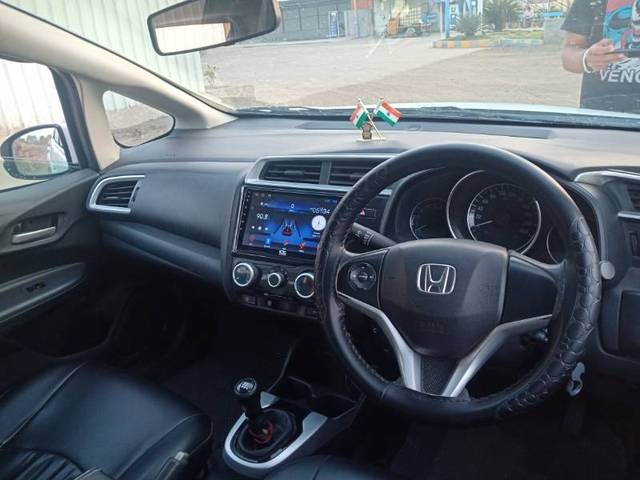 https://images10.gaadi.com/usedgaadi-sellcar/UsedCar/dc11f61b-9161-4689-9168-800675da0cc4/cf561039-3a1c-48f9-8042-153af7764330.jpg?imwidth=6401
