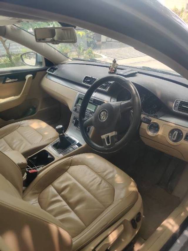 https://images10.gaadi.com/usedgaadi-sellcar/UsedCar/dc2219a8-395e-489d-96d4-a375537eb70f/934a36a2-f021-428d-8356-0fad8566ccfe.jpg?imwidth=6402