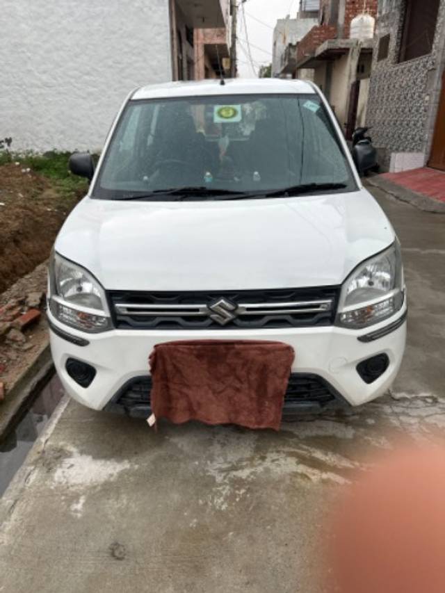 https://images10.gaadi.com/usedgaadi-sellcar/UsedCar/dc392c91-765e-4c23-839d-ec056a935cf1/21077b23-a154-437f-bb65-0cc806bf263f.jpg?imwidth=6400