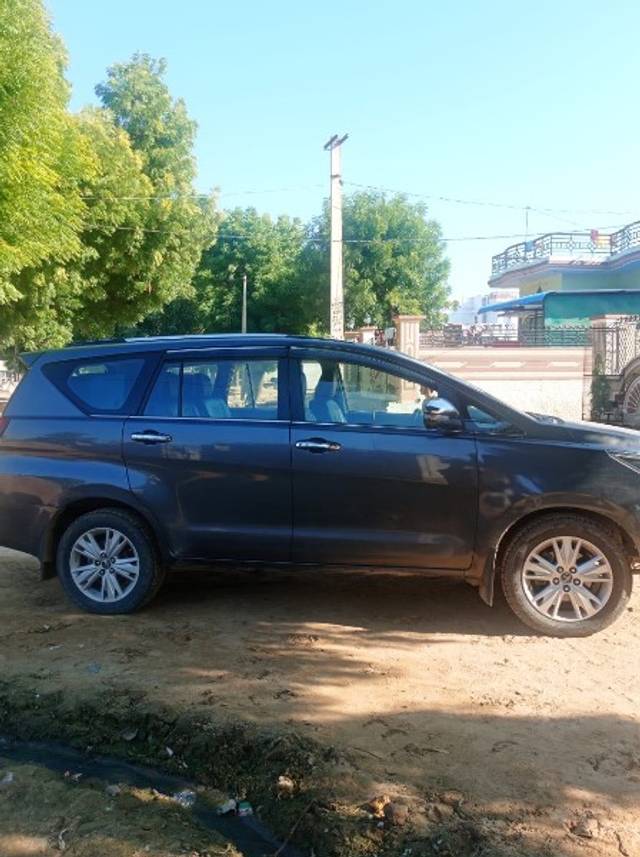 https://images10.gaadi.com/usedgaadi-sellcar/UsedCar/dc4897bc-e25b-4abf-b5bc-95d00988cac1/46222539-663c-46d2-83f7-4ebcd076f17a.jpg?imwidth=6401