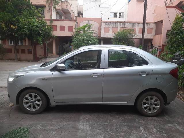 https://images10.gaadi.com/usedgaadi-sellcar/UsedCar/dc52adf4-d3b3-4ccf-b215-b50903edb753/6b8706ba-8985-4757-943f-def5fb58360d.jpg?imwidth=6400