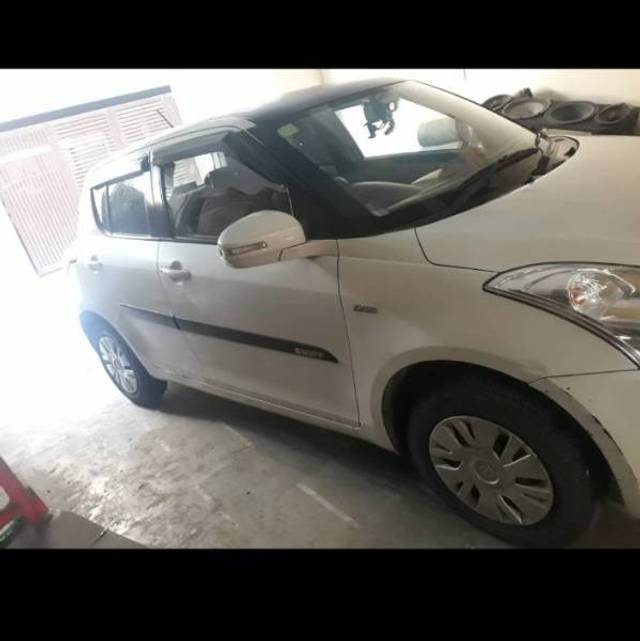 https://images10.gaadi.com/usedgaadi-sellcar/UsedCar/dc61ab59-a96a-4b9a-a270-f1284a20827e/979f6be6-01c1-425c-8716-16c56b57cb3e.jpg?imwidth=6401