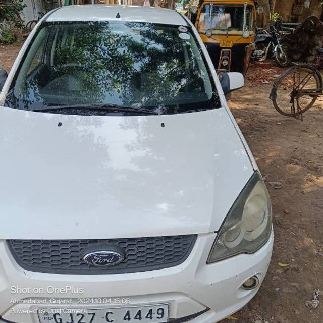 https://images10.gaadi.com/usedgaadi-sellcar/UsedCar/dc6e76a5-ad9c-4735-b434-7fad1b340ec0/cba37227-bc8b-467e-83c5-6822a969f314.jpg?imwidth=6400