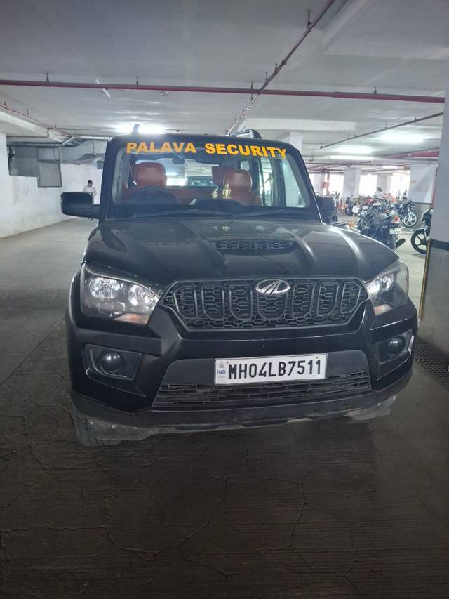 https://images10.gaadi.com/usedgaadi-sellcar/UsedCar/dc805bfe-b5e6-4610-9b69-0dc38627cd94/5972d6cd-9008-485e-b526-825652b8e433.jpeg?imwidth=6400