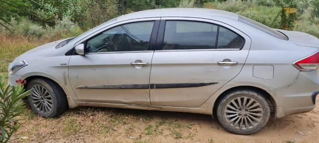 https://images10.gaadi.com/usedgaadi-sellcar/UsedCar/dc863ecd-f179-47ea-b28b-5ac235cff65b/f7e13074-12bb-4ba7-a675-6d6dc5c32983.jpeg?imwidth=6402