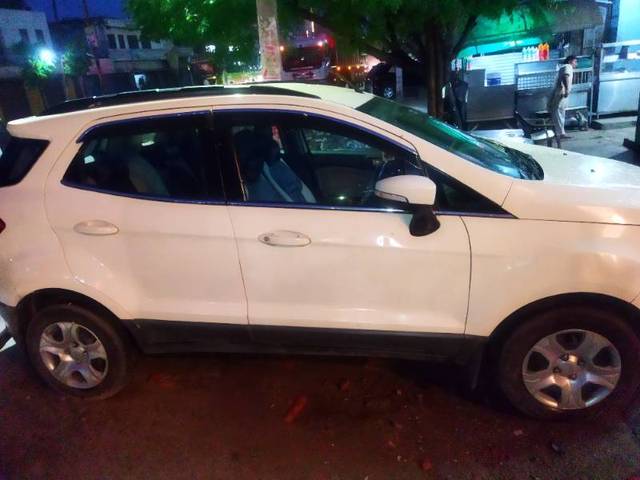 https://images10.gaadi.com/usedgaadi-sellcar/UsedCar/dc9cd898-f262-47f3-b253-07028536586a/16173355-d6cc-47f0-8d3b-1fe4a3624739.jpg?imwidth=6401