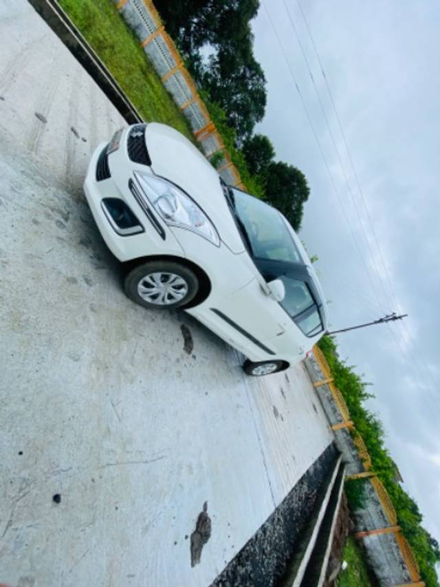 https://images10.gaadi.com/usedgaadi-sellcar/UsedCar/dd42953c-0120-4e11-8984-272b9074a7d5/70cddbc2-40b2-45bb-83ae-7133035c4936.jpeg?imwidth=6401