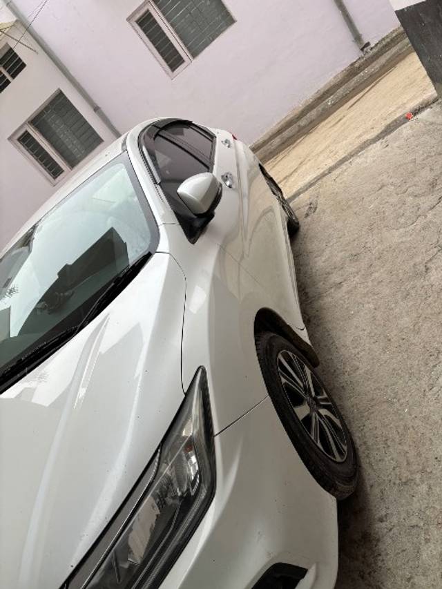 https://images10.gaadi.com/usedgaadi-sellcar/UsedCar/dd437920-824d-4066-be72-b9bd8aa37eb2/f7f1a6df-82f9-4e47-ae7a-1be8f95eb9c4.jpg?imwidth=6400