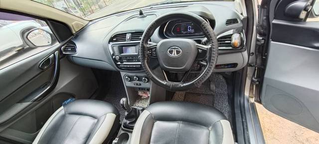 https://images10.gaadi.com/usedgaadi-sellcar/UsedCar/dd652c1c-2fad-4e55-ba08-3cac097023eb/f5cf0571-b546-4bdb-8c10-bbb8c637f729.jpg?imwidth=6402