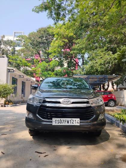 Toyota Innova Crysta 2.4 ZX MT BSIV Toyota Innova Crysta 2.4 ZX MT BSIV