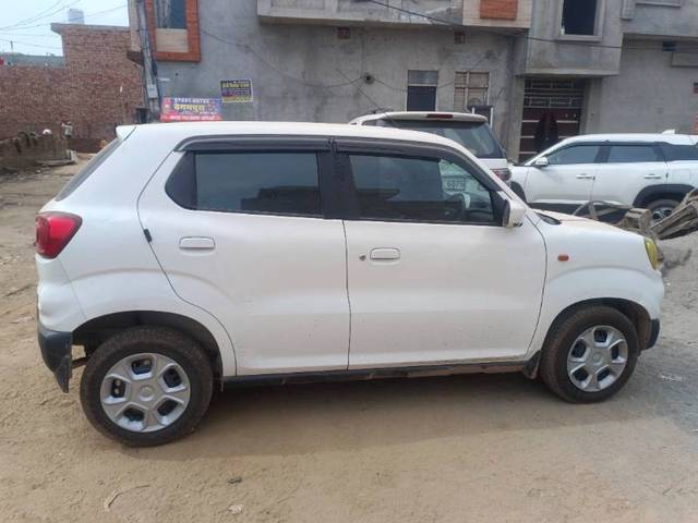 https://images10.gaadi.com/usedgaadi-sellcar/UsedCar/dda4422b-c416-4370-b312-8fa90095c944/1d0ba8fe-c805-4d33-8b1c-a0531aa3b05f.jpg?imwidth=6402