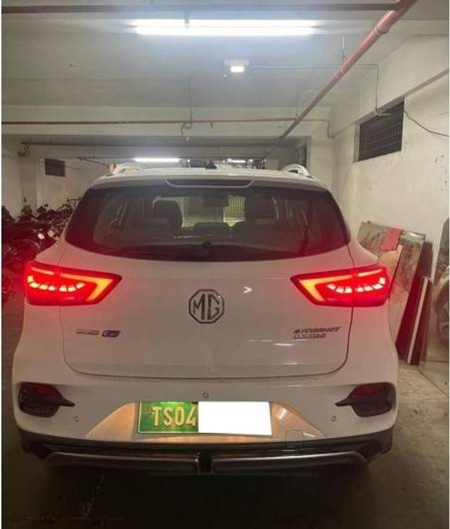 https://images10.gaadi.com/usedgaadi-sellcar/UsedCar/ddda041b-dd54-48f8-841d-8b6c1f86c23f/5c33dd00-6a3a-42e3-a945-ebc396332e92.jpg?imwidth=6401