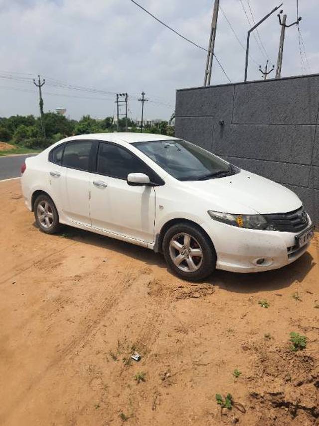 https://images10.gaadi.com/usedgaadi-sellcar/UsedCar/dded7bd0-7248-4c97-8610-b260f14599c9/4f0cc583-980c-4e73-9e9e-37b75023be2b.jpg?imwidth=6400