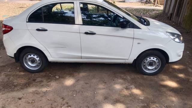 https://images10.gaadi.com/usedgaadi-sellcar/UsedCar/de343922-6864-4483-889b-81d181f951fd/2bb099b1-638f-4973-b9a4-8b36d7e508b4.jpg?imwidth=6401