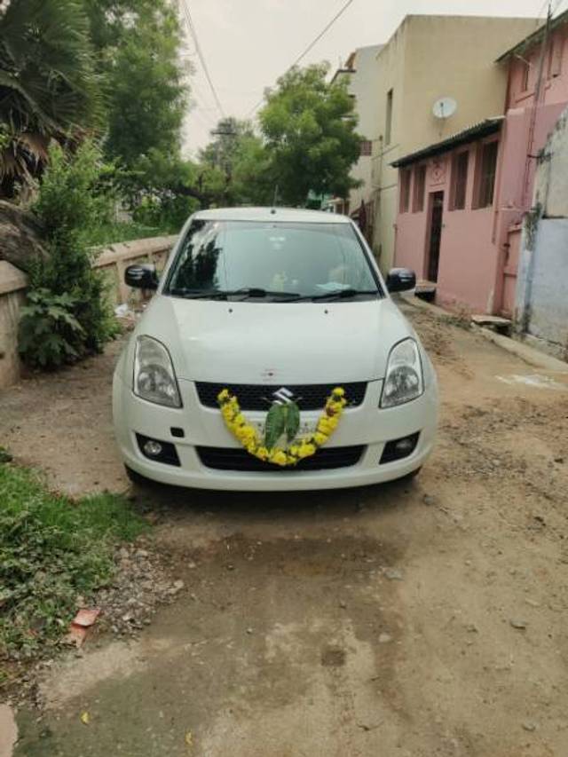 https://images10.gaadi.com/usedgaadi-sellcar/UsedCar/de7eb204-ac15-48a2-b95c-b248538beb7d/49da9f1c-5702-4896-b1e5-aea3ba53d177.jpeg?imwidth=6400