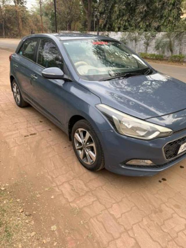 https://images10.gaadi.com/usedgaadi-sellcar/UsedCar/de845c7f-d755-48dd-a155-0e7569452f9b/16e46978-84f8-4f52-85fd-c131d51b606b.jpg?imwidth=6400