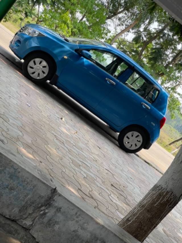 https://images10.gaadi.com/usedgaadi-sellcar/UsedCar/dea6442d-3d10-4bcc-a993-fe97e96c00b1/54156e6c-caf2-48d4-892d-63316d4dafce.jpeg?imwidth=6402