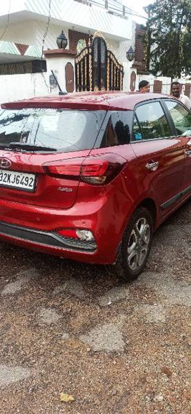 https://images10.gaadi.com/usedgaadi-sellcar/UsedCar/deaa4208-d432-4f28-b161-74a713ea86a2/121102d7-4f91-4f99-8d4f-cf8252cf5a56.jpg?imwidth=6401