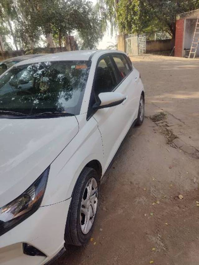 https://images10.gaadi.com/usedgaadi-sellcar/UsedCar/deaf0e29-502a-4ba9-b6f0-5145a59bbf14/87e87115-227b-465c-80a5-0bca0c25096a.jpg?imwidth=6400