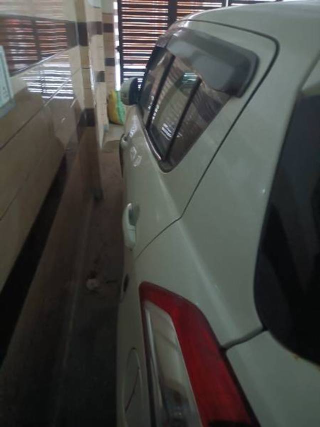 https://images10.gaadi.com/usedgaadi-sellcar/UsedCar/deb9ad59-66ec-41a4-8a6e-4e87d6a9c78a/24ac2c33-89d3-424e-b4f4-c4d1cd642e1d.jpg?imwidth=6402