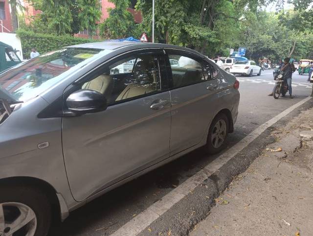 https://images10.gaadi.com/usedgaadi-sellcar/UsedCar/def6cc6c-be74-44d8-b9a2-ff83b2c2157a/0f33cb2f-d850-4389-a231-c15ef21ac8f6.jpg?imwidth=6400