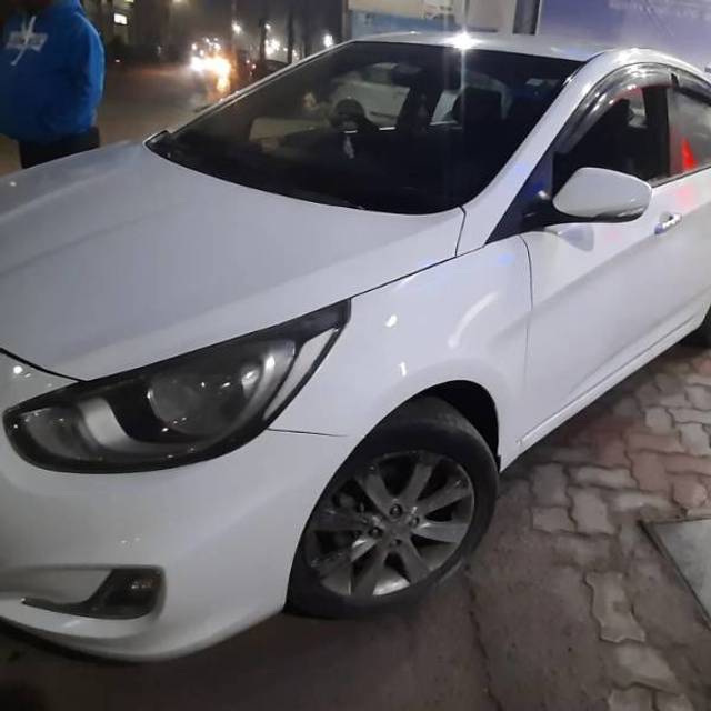 https://images10.gaadi.com/usedgaadi-sellcar/UsedCar/df031ff4-fa5a-4297-9a71-12126c59f312/b0166216-ca98-4fdc-a825-2dc967a39192.jpg?imwidth=6400