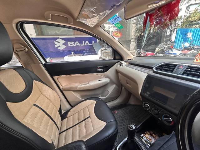 https://images10.gaadi.com/usedgaadi-sellcar/UsedCar/df07bec8-634e-4c49-b345-863a4d978137/025749f8-21cf-4e27-a2a0-00b6515d6704.jpeg?imwidth=6401