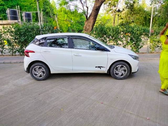 https://images10.gaadi.com/usedgaadi-sellcar/UsedCar/df2f7f47-cfa0-4739-8912-6a0b83743868/8cc72838-d404-4d7f-831d-8f0ba3c96237.jpg?imwidth=6400