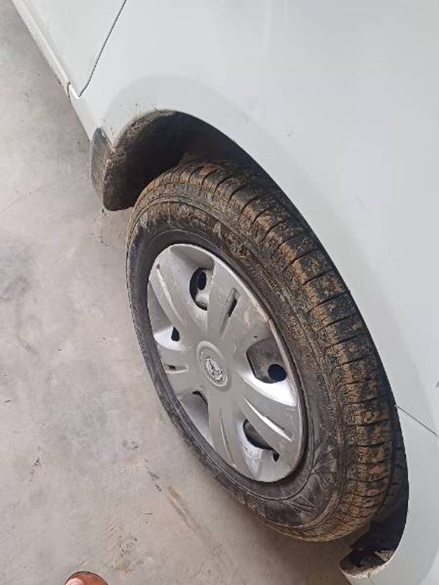 https://images10.gaadi.com/usedgaadi-sellcar/UsedCar/df7dc7c1-e546-4f0b-9815-e7c2d6f97ffa/028d2cc9-6329-4435-bd73-880acb0f9aaf.jpg?imwidth=6402