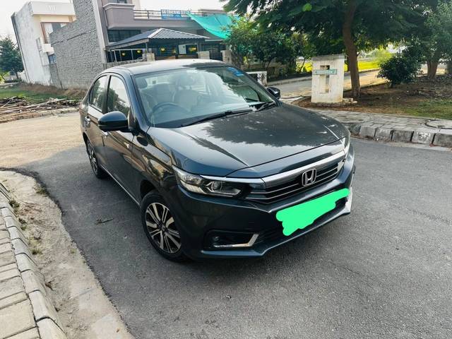 https://images10.gaadi.com/usedgaadi-sellcar/UsedCar/df9eb054-6f36-4f54-88ec-fcd280870693/8a048ac8-4fe6-47c3-80c8-8f31ba681670.jpeg?imwidth=6400