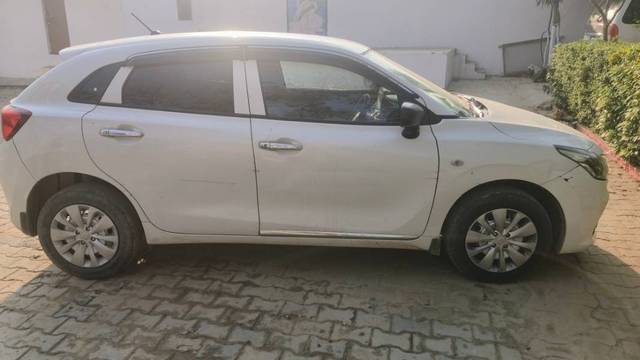 https://images10.gaadi.com/usedgaadi-sellcar/UsedCar/dfd10c6f-de03-4be3-83f3-221b4179d42e/777d8344-8555-4aa7-89a3-ce4b57681f28.jpg?imwidth=6401