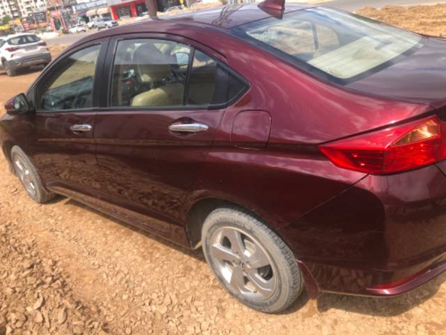 https://images10.gaadi.com/usedgaadi-sellcar/UsedCar/dfd72a0f-c2f7-435d-acd1-8d5c5e05f52d/442d701d-028e-4134-8825-e20c2e23e71b.jpeg?imwidth=6400