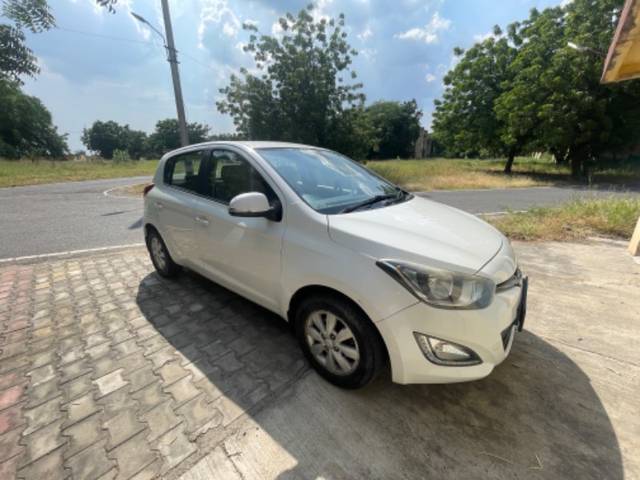 https://images10.gaadi.com/usedgaadi-sellcar/UsedCar/dfff5a29-3725-4af8-9341-ec0fd22d7e7c/49194903-2bae-42d7-b451-6b4b90a03617.jpeg?imwidth=6400