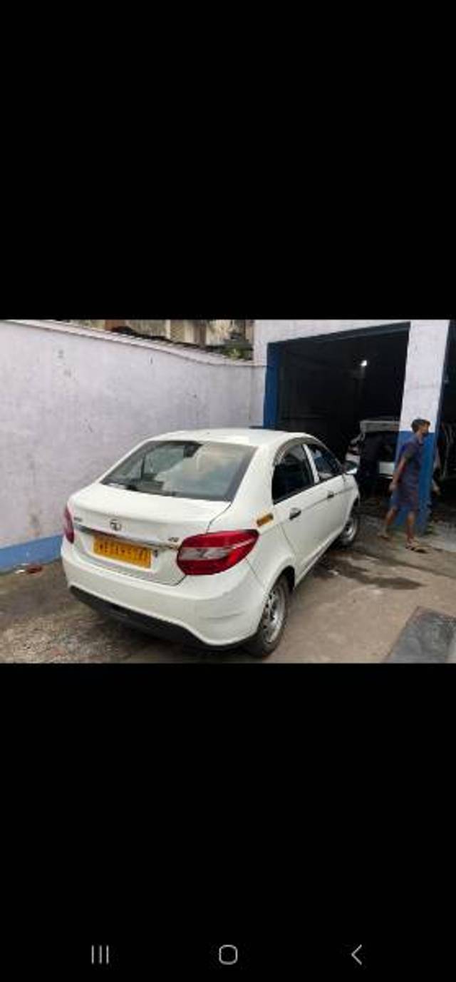 https://images10.gaadi.com/usedgaadi-sellcar/UsedCar/e01b0e92-97e1-4778-81cc-e820231df50a/599643f7-1127-4d6d-90e3-5fb8393457d9.jpg?imwidth=6402