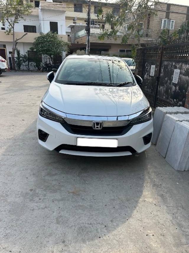 https://images10.gaadi.com/usedgaadi-sellcar/UsedCar/e0e13d42-48a2-445f-a992-ac0959bc8f50/63c29db6-d305-44da-b24a-827a01811f92.jpeg?imwidth=6400
