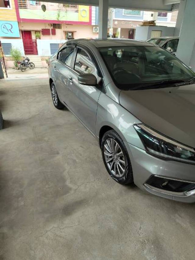 https://images10.gaadi.com/usedgaadi-sellcar/UsedCar/e1527d00-f205-437f-81ed-1d681672ed08/17249c6a-e53a-4d33-8c9e-bb482cac0b47.jpg?imwidth=6400