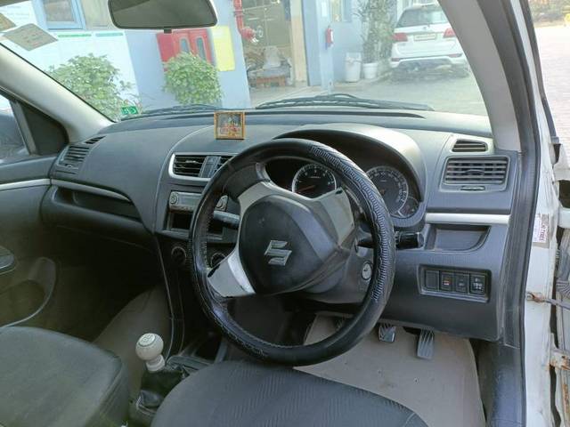 https://images10.gaadi.com/usedgaadi-sellcar/UsedCar/e15dcfdb-805e-43ac-810b-49dd1c3b4c42/0ca25481-dfd9-49ce-8de0-3b414b22615f.jpeg?imwidth=6402