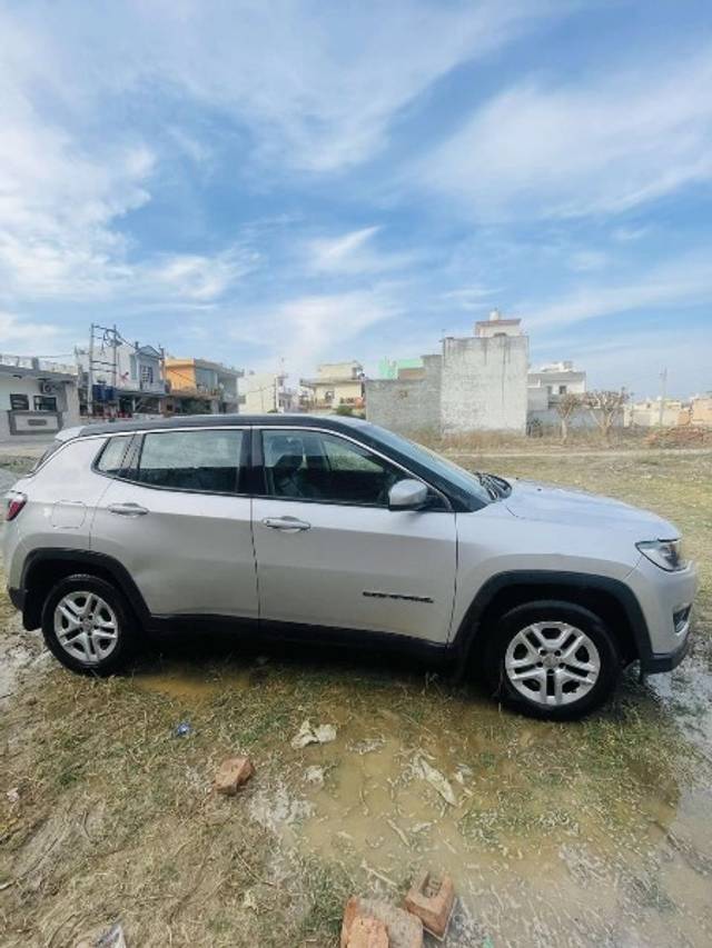 https://images10.gaadi.com/usedgaadi-sellcar/UsedCar/e1db75a5-8308-424d-9d17-e7ec02927b5f/1cfe9f49-937a-4f77-8150-e1bf98469fca.jpeg?imwidth=6401