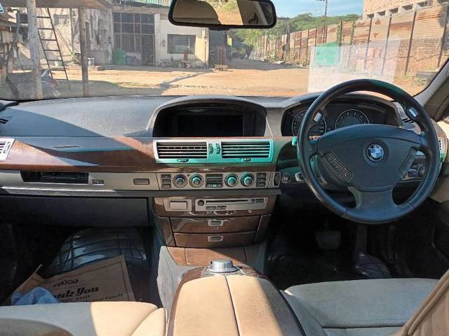 https://images10.gaadi.com/usedgaadi-sellcar/UsedCar/e1ec23bc-d7f6-4841-a1c9-55c108719f63/df8262f7-c12e-4521-9816-bc5061e1f18b.jpg?imwidth=6402