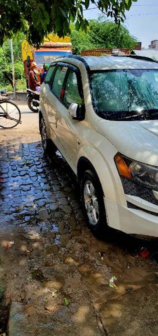 https://images10.gaadi.com/usedgaadi-sellcar/UsedCar/e20318ea-b07e-45fd-aaf1-c7d963ece3cd/04f211f2-c204-4bd1-b8ab-6850bb9ab764.jpg?imwidth=6402