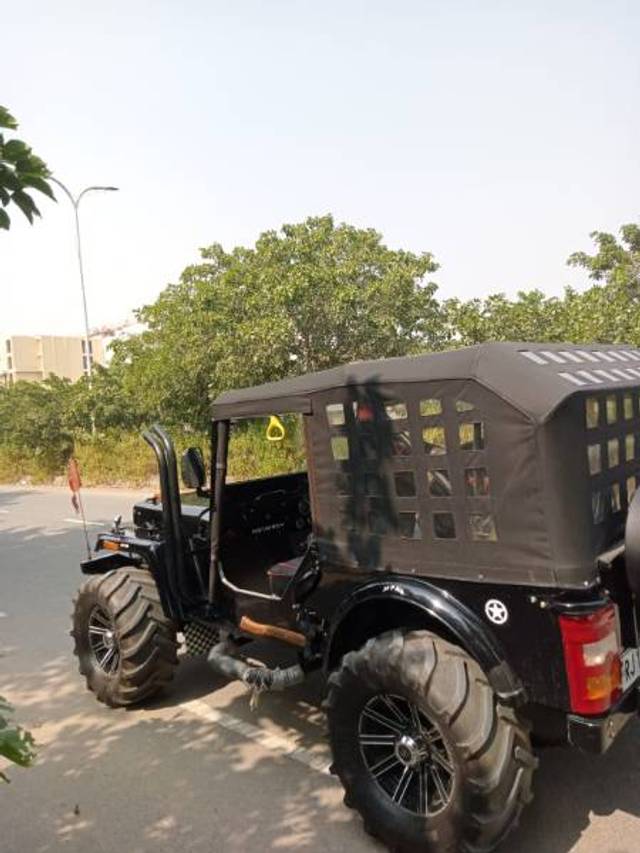 https://images10.gaadi.com/usedgaadi-sellcar/UsedCar/e244d243-713f-4d85-a24c-7eafec7c10bc/7c63c27f-280f-4b0c-bcfa-83b2619da1cc.jpg?imwidth=6402