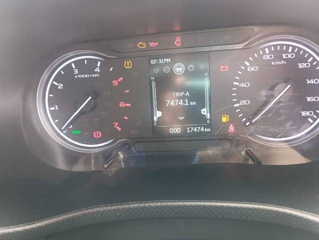https://images10.gaadi.com/usedgaadi-sellcar/UsedCar/e25e3556-f389-4f21-95d1-43f649f630e1/924087ef-883f-4de8-9035-042fe47a8e04.jpg?imwidth=6402