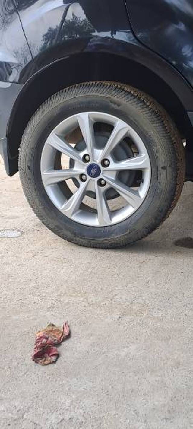 https://images10.gaadi.com/usedgaadi-sellcar/UsedCar/e2ac40a2-3cc9-4dc9-b507-ca7cbcc78e70/eed0a5a2-f286-467c-8b36-fd7c996810cc.jpg?imwidth=6401
