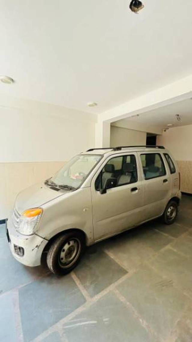 https://images10.gaadi.com/usedgaadi-sellcar/UsedCar/e33a119d-8f64-4f68-8bcd-3453695d7517/3aa352f8-25e1-499e-bdcd-5fd3621fab08.jpg?imwidth=6400