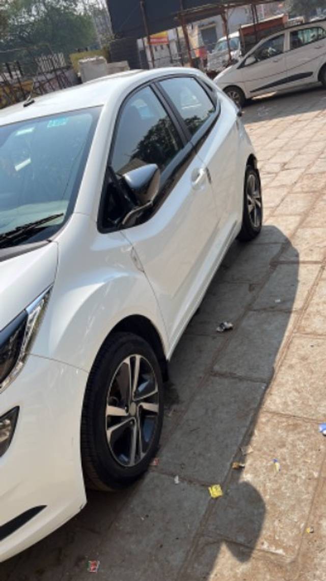 https://images10.gaadi.com/usedgaadi-sellcar/UsedCar/e34df515-db14-47b2-b8fe-d55c0a5ef023/6ce73994-ebb9-43a0-8706-8e6fd6d4cb77.jpeg?imwidth=6401